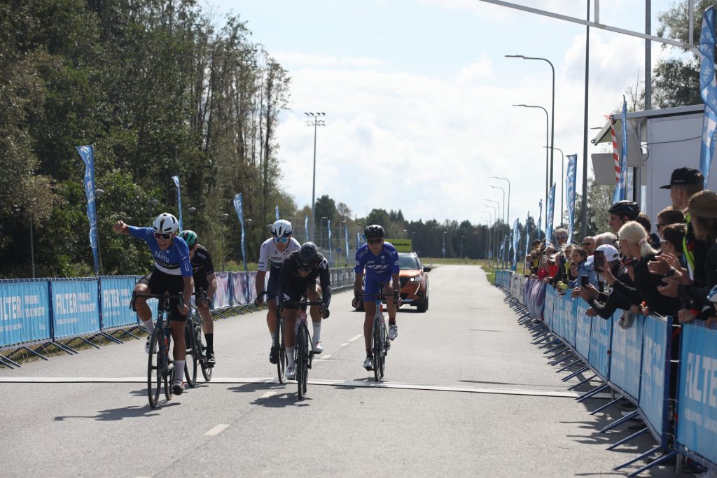 Sportsõidu finiš, mille võitis Madis Mihkels