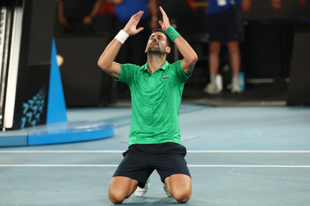 38-aastane Djokovic teenis Melbourne’is koha finaalis, alistades poolfinaalis Sinneri viies setis 3:6, 6:3, 4:6, 6:4, 6:4. Kohtumine kestis üle nelja tunni ja l